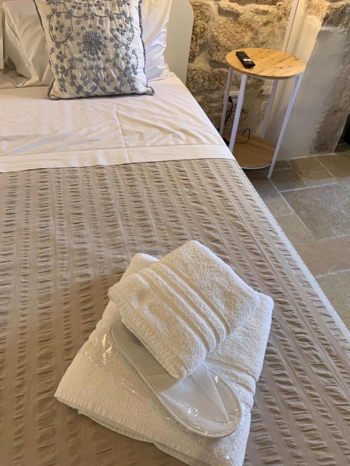 Atagio Luxury Room Остуні Екстер'єр фото